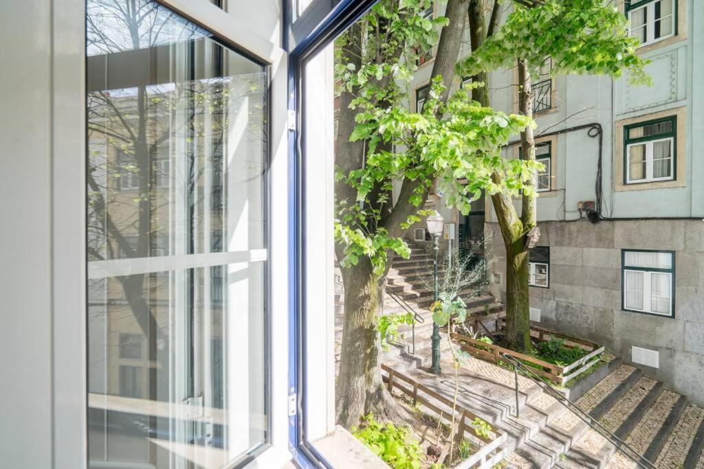 Beautiful Apartment Near The Center Of Lisbon Bagian luar foto